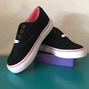 Vans - Brand New - Classic Lace up - 6